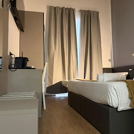 Conte 4* 로마