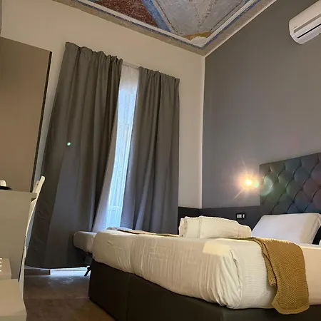Conte 4* 로마